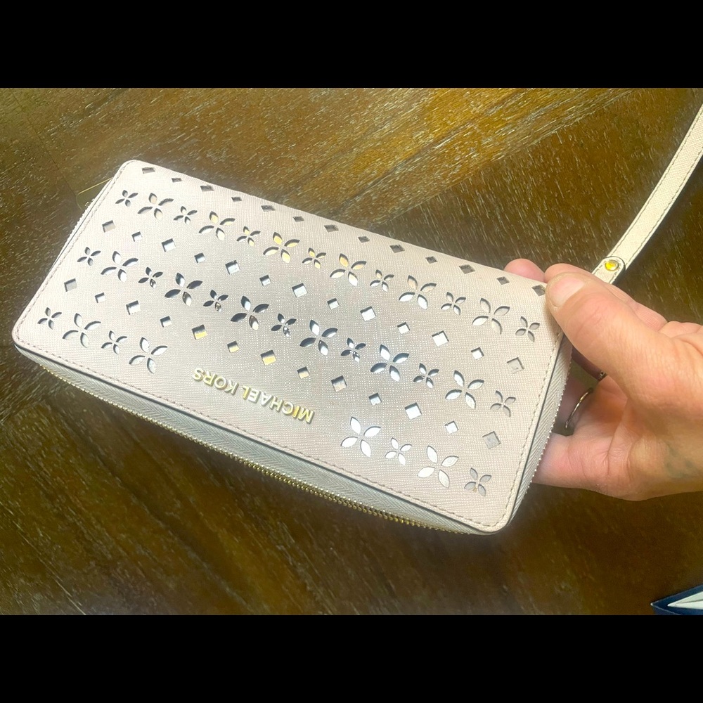Micheal kors wallet